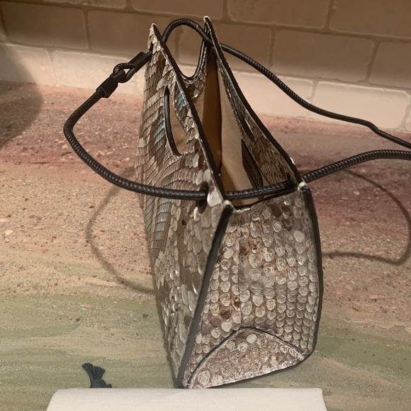 Hayward | 1712 Basket Bag in Aluminum Python - Picture 5 of 5